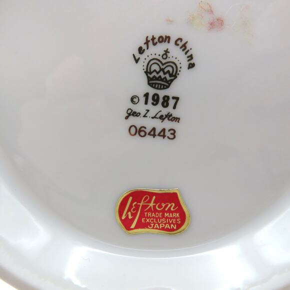 Lefton Christmas Teapot 1987 Poinsettia Holly Gold Trim Holiday Serveware Japan - Picture 10 of 16